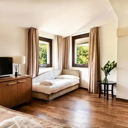 Aqua Montis & 4* Ривизондоли