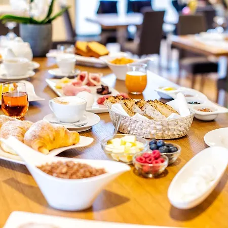 Aqua Montis & ホテル リヴィゾンドリ