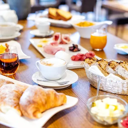 Aqua Montis & Отель Ривизондоли