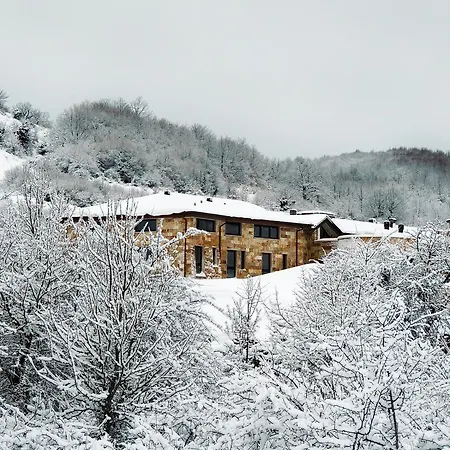 Aqua Montis & Отель