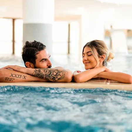 Aqua Montis & Отель