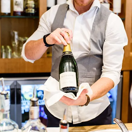 Отель Aqua Montis &