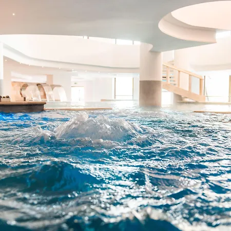 Aqua Montis & Hotel 4*