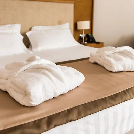 Отель Aqua Montis & Ривизондоли