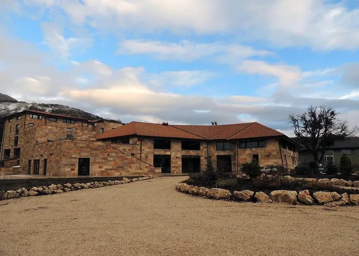 Отель Aqua Montis & 4*